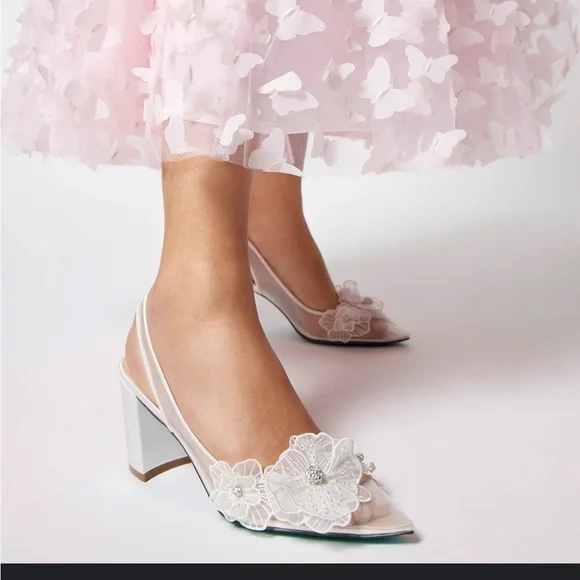 Blue by Betsey Johnson White Floral Heels - Picture 3 of 10